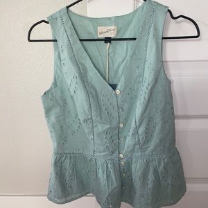 NWT Universal Thread Eyelet Top